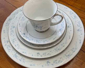 Contemporary Fine China by Noritake.  Carolyn pattern #2693.  Service for 12, small platter, large platter, sugar creamer, vegetable bowl and gravy boat 