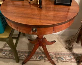 Duncan Phyfe style end table