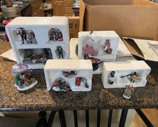 Misc Dept 56 Christmas village, Dickens Village Pieces 