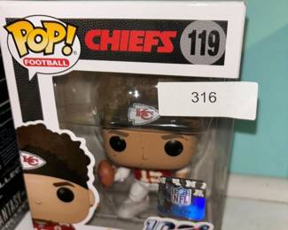 KC Chiefs Mahomes funko pop
