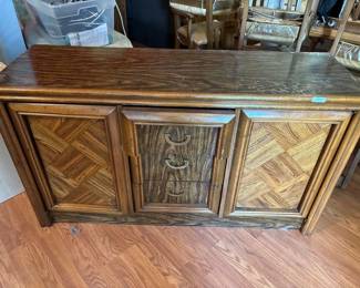 Hutch cabinet, glass doors, top comes apart from bottom