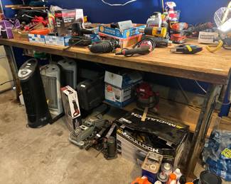Work bench (contents not included)