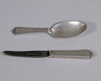 (2pc) GEORG JENSEN PYRAMID PATTERN BABY UTENSILS | signed "Sterling / Denmark" the knife with a steel blade. 1.33 ozt total weight, l. 4.75 in. (knife)
