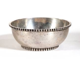 MEXICAN STERLING BOWL | A Mexican sterling low-form bowl with coin edge; 5 ozt  - dia. 4.75 in.
