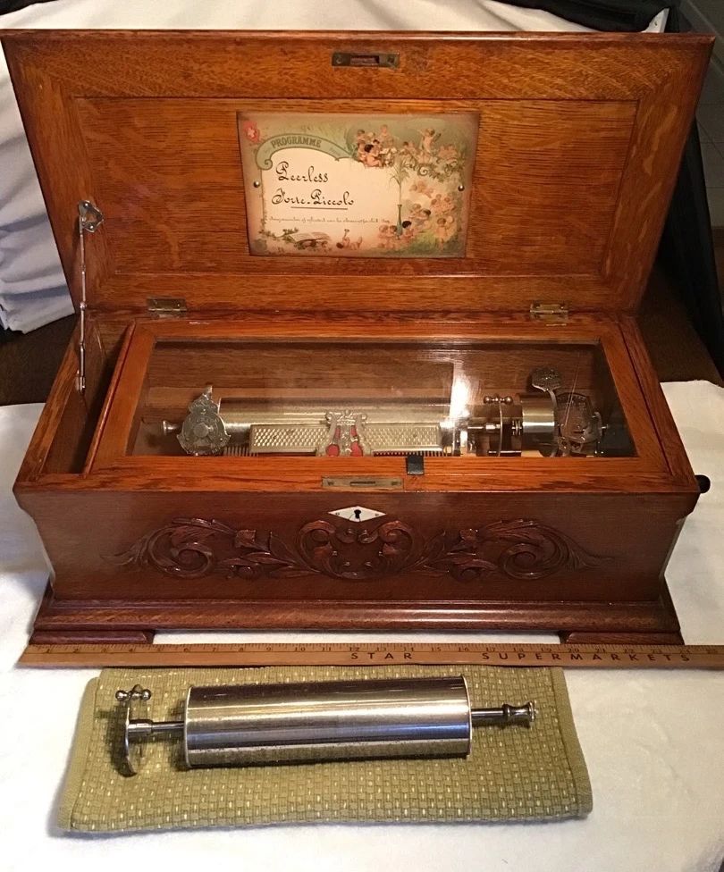  01 Antique Peerless Swiss Music Box 