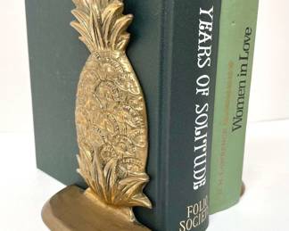 Metal Pineapple Bookends