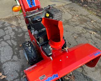 Simplicity P2138E snow blower.