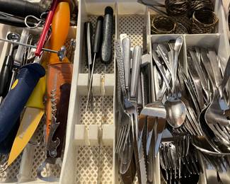Kitchen utensils — kitchen full.