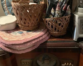 Home decor, baskets … gnomes!
