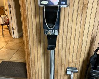 Deb Silver Finish Hands Free Dispenser & Stand 