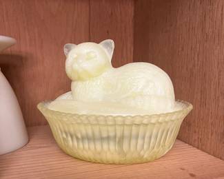 Uranium Glass Kitten 