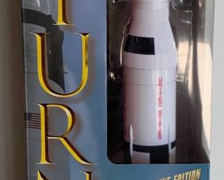 Estes Saturn V Commemorative Apollo 11 Flying Model Rocket - NIB