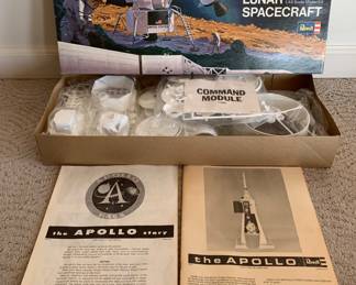 Vintage 1967 Apollo Lunar Spacecraft Model Kit - UNUSED - 1/48 Scale