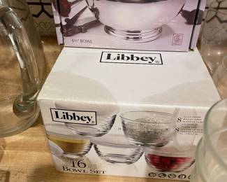 Unopened kitchen wares