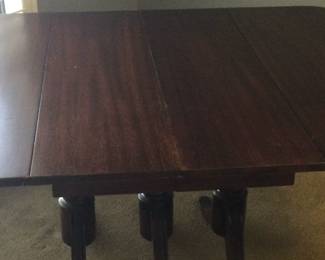 Antique Claw Foot Drop Leaf Table With 3 Leaves