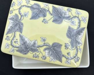 Wedgwood Bone China Lidded Box, Trinket Box, Container 