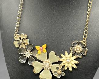 Vintage Enameled Flower 16in Necklace