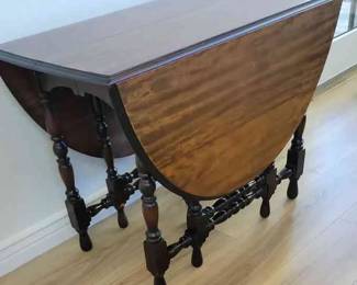 Vintage Gateleg Oval Table