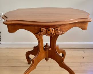 $140 - Eastlake style accent table - 23.5" H, 23.5" W, 18" D