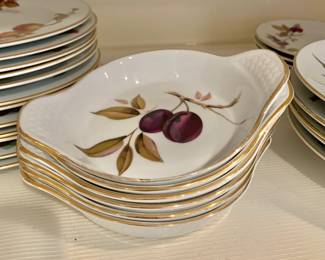  $30 - 6 Evesham baking dishes - each 7.5" L