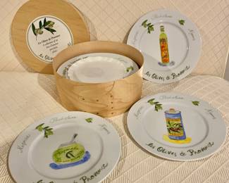 $75 - Crate and Barrel hors d'oeuvres plates (set of 6) - each 7.5" diam