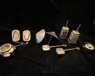 Antique sterling silver salt & pepper 