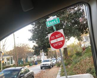 You may also get to the home from Bass St Se by the alleyway.