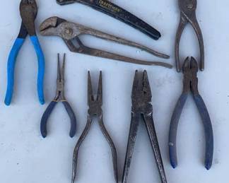 Pliers 