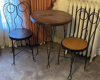 Wrought Iron Ice cream Table & Chairs 