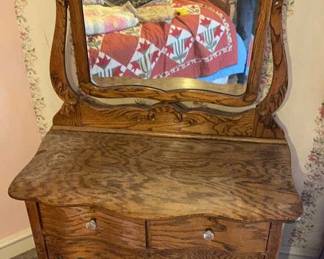 Serpentine Oak Chest of Drawers 