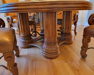 Michael Amini Furniture Dining Table with 4 Chairs 