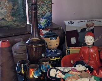 Tchotchke and bric-a-brac heaven!
