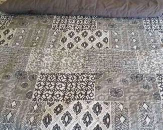 Queen Coverlet Down Alternative Comforter