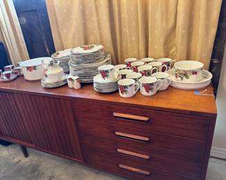 Royal Doulton Vintage Grape