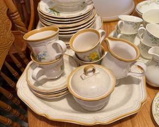 Mikasa Early Spring Set