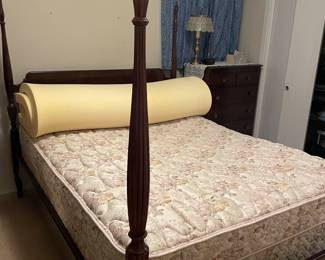 Queen four poster bed