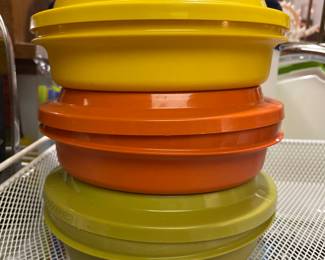 Vintage 1970's Seal N Serve Tupperware bowls with lids