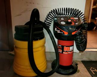 2 gallon wall mount air compressor& wet dry vac