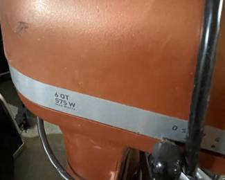 check it out 575watt  6 qt pro kitchen aid stand mixer - have box too and attachements- copper color  rare find 