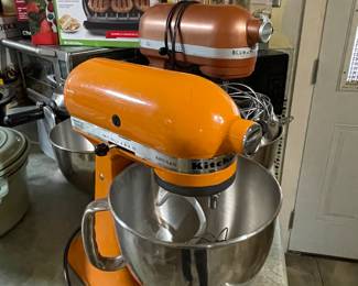 2 FABULOUS PRO STAND MIXERS FROM KITCHEN AID 