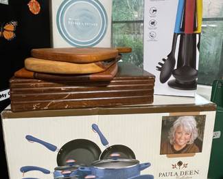NEW  IN BOX - NEVER OPENED  PAULA DEEN COOKWARE SET   