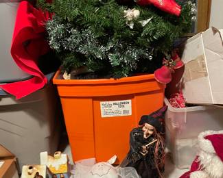 Wreaths, garland, Christmas trees, decor 