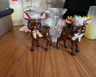 Vintage salt and pepper shakers 