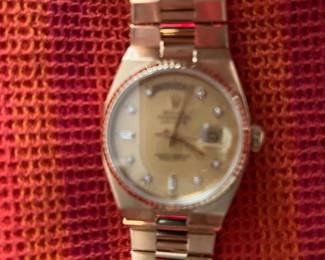 Serial # 6503313
Model 19018
18 Karet Gold 1980 Oyster 
Men’s Watch in immaculate condition
Works Fabulous 