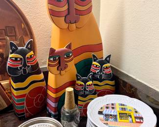 Laura Bosch Cat Decor