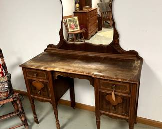 1930's Kneehole Vanity 