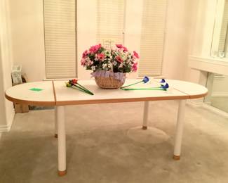 Updated pic table with fold down and removable leafs still here.