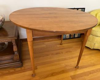 Round wood table (no leaves)