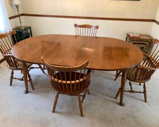 Ethan Allen maple dining table & chairs