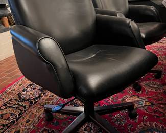 THERE ARE 11 OF THESE SWIVEL CONFERENCE TABLE CHAIRS